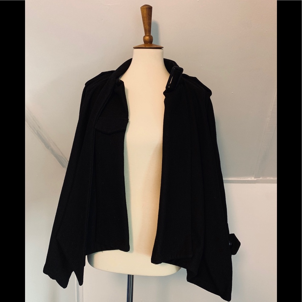 ModCloth Swing Cape Jacket - Picture 4 of 7